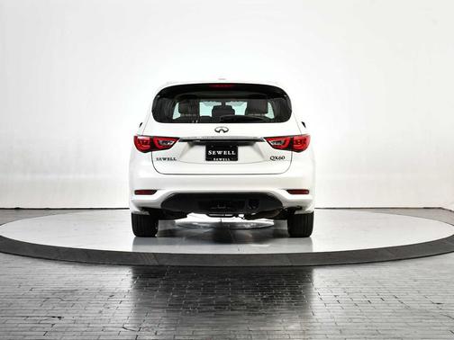 2017 INFINITI QX60 Base