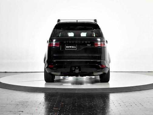 2023 Land Rover Discovery P300 S R-Dynamic