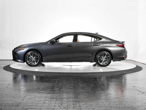 2025 Lexus ES 300h Base