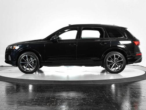 2021 Audi Q7 55 Premium Plus
