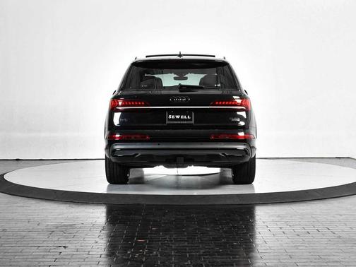 2021 Audi Q7 55 Premium Plus