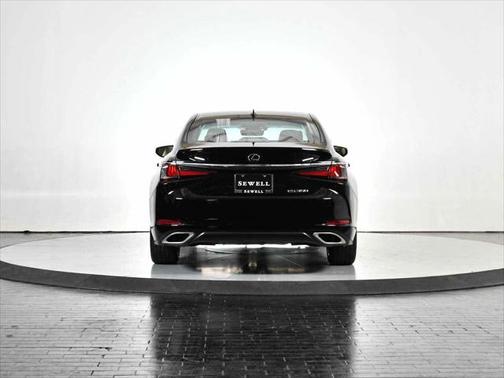 2022 Lexus ES 350 Base