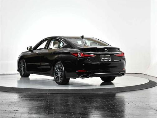 2022 Lexus ES 350 Base