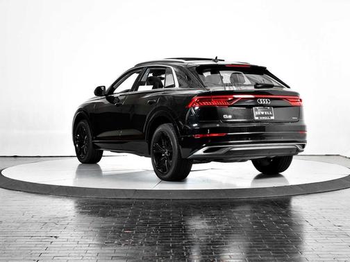 2022 Audi Q8 55 Premium Plus