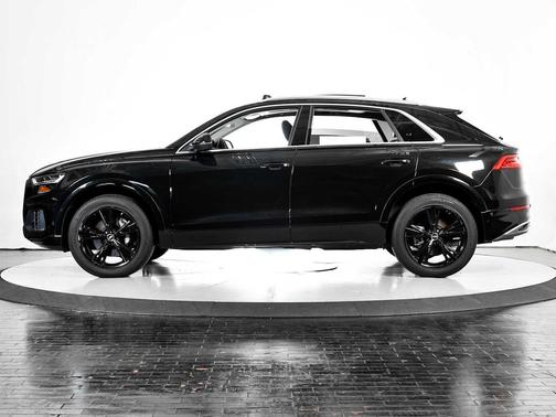 2022 Audi Q8 55 Premium Plus