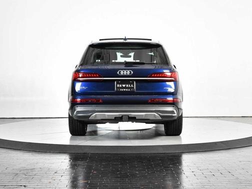 2023 Audi Q7 45 Premium