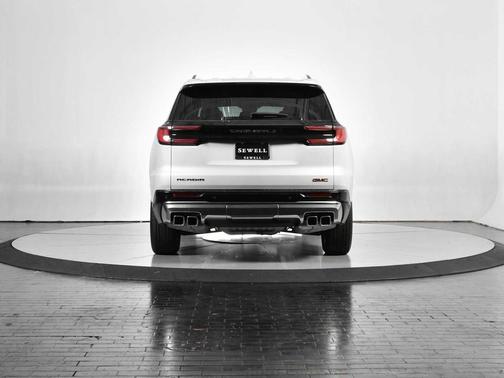 2025 GMC Acadia Denali