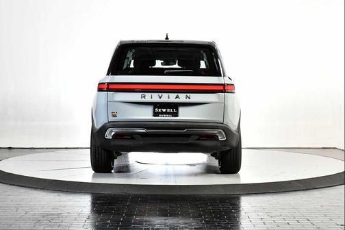 2024 Rivian R1S Adventure Quad Motor Large Pack