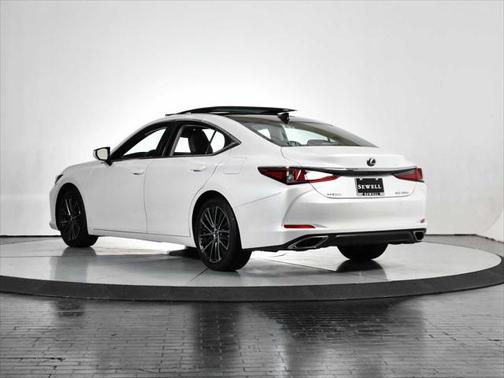 2023 Lexus ES 350 Base