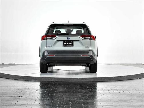 2022 Toyota RAV4 Hybrid XLE Premium