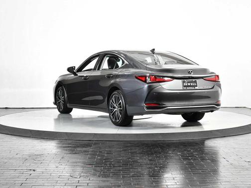 2024 Lexus ES 250 Base