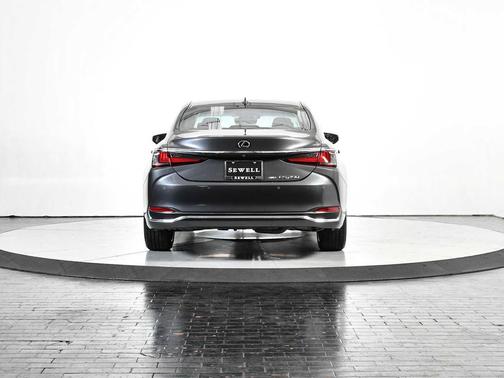 2024 Lexus ES 250 Base