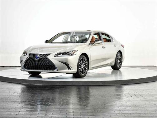2022 Lexus ES 300h Base