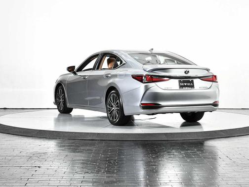 2023 Lexus ES 300h Base