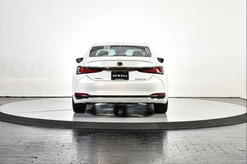 2024 Lexus ES 300h Base