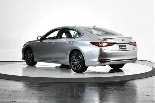 2024 Lexus ES 300h Base