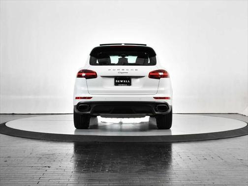 2016 Porsche Cayenne Base