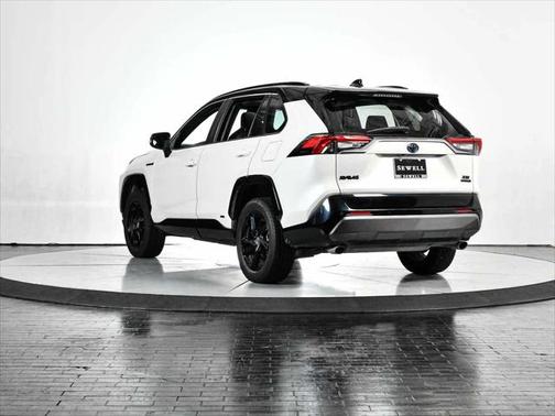 2020 Toyota RAV4 Hybrid SE