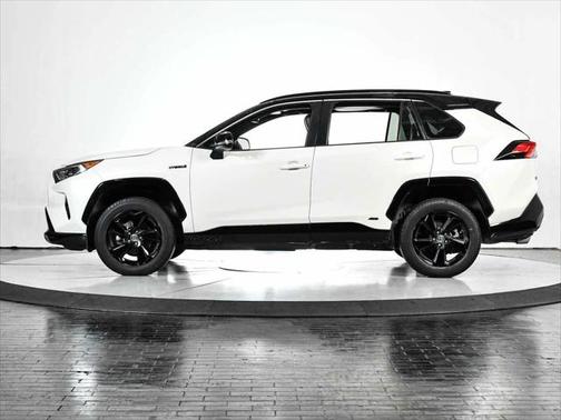 2020 Toyota RAV4 Hybrid SE