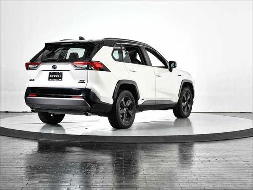 2020 Toyota RAV4 Hybrid SE
