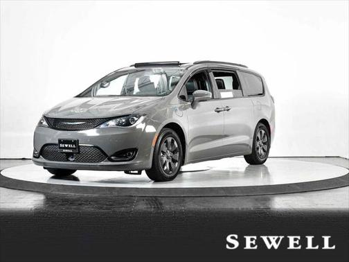 2020 Chrysler Pacifica Hybrid Limited