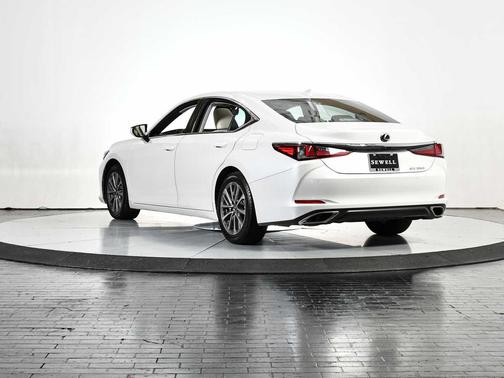 2022 Lexus ES 350 Base