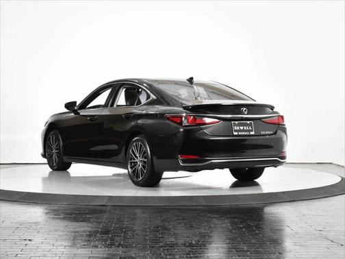2024 Lexus ES 300h Base