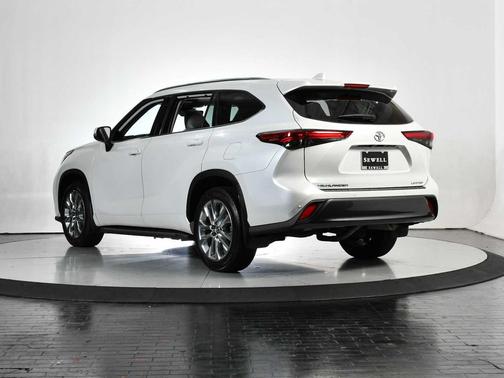 2022 Toyota Highlander Limited