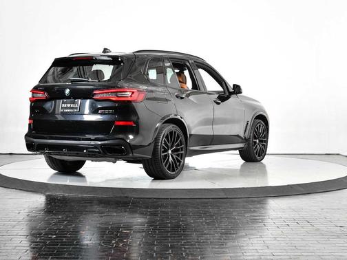 2022 BMW X5 M50i