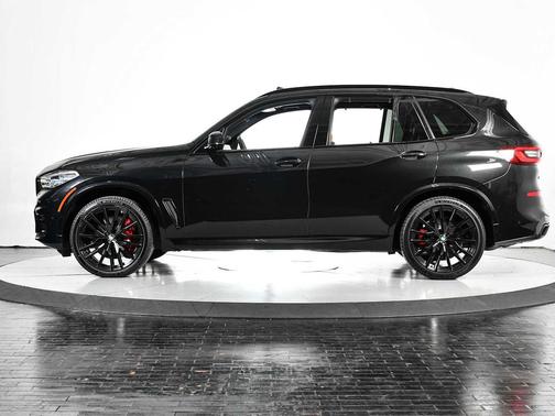 2022 BMW X5 M50i