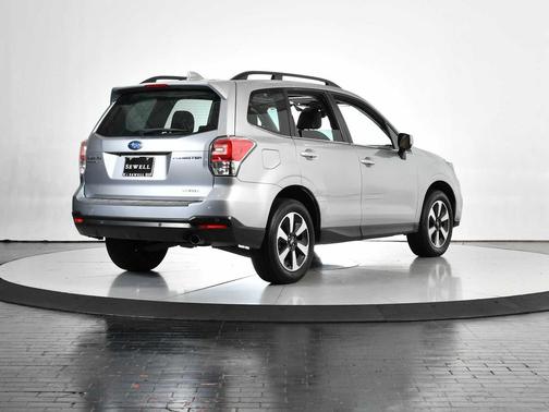 Ice Silver Metallic 2018 Subaru Forester 2.5i Limited