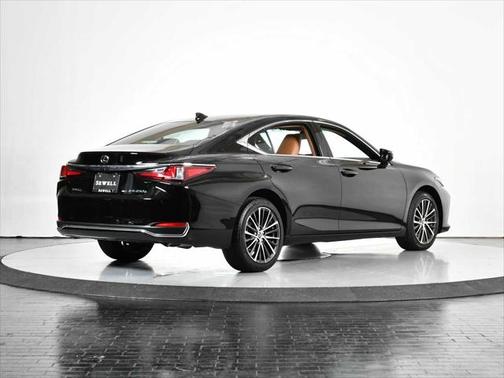 2024 Lexus ES 250 Base