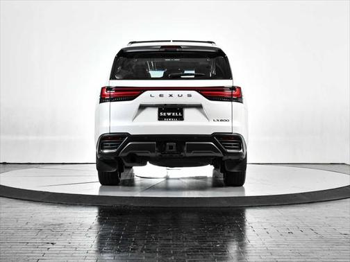 2022 Lexus LX 600 Base