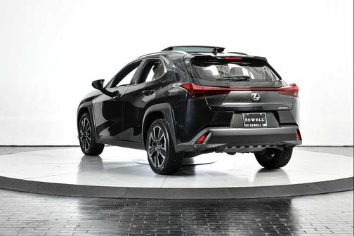 2025 Lexus UX 300h Base