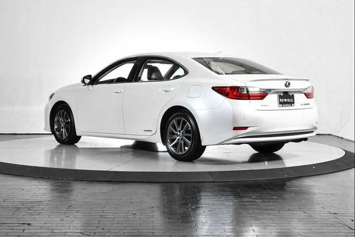 2018 Lexus ES 300h Base