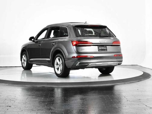Samurai Gray Metallic 2023 Audi Q7 45 Premium Plus