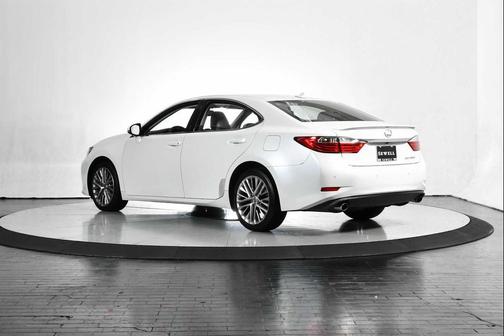 Starfire Pearl 2013 Lexus ES 350 Base