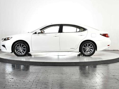 2016 Lexus ES 300h Base