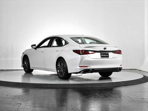 2025 Lexus ES 350 Luxury