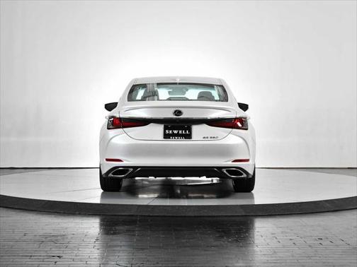 2025 Lexus ES 350 Luxury