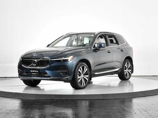 2023 Volvo XC60 B5 Plus Bright Theme