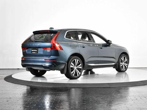 2023 Volvo XC60 B5 Plus Bright Theme