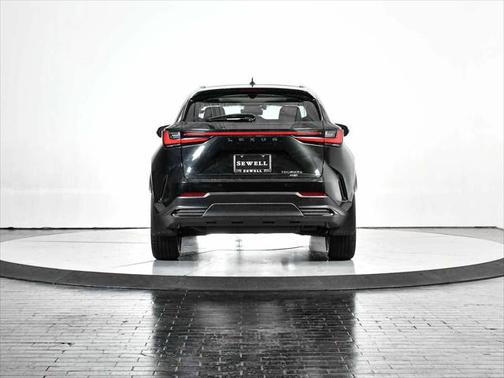 2025 Lexus NX 450h+ Luxury