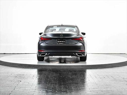 2022 Lexus ES 350 Base