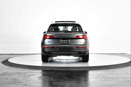 Daytona Gray Pearl Effect 2024 Audi Q5 45 S line Premium