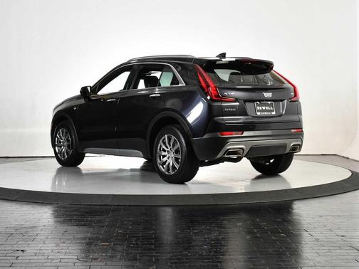 2022 Cadillac XT4 Premium Luxury