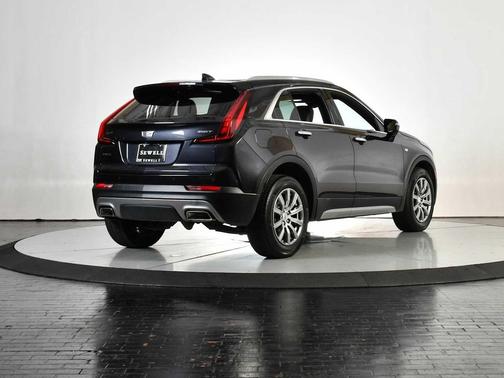 2022 Cadillac XT4 Premium Luxury