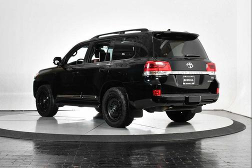 2017 Toyota Land Cruiser Base