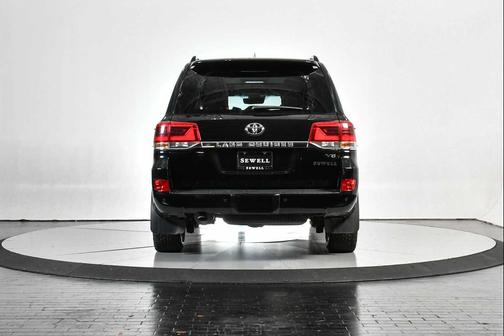 2017 Toyota Land Cruiser Base