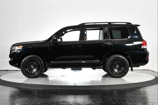 2017 Toyota Land Cruiser Base